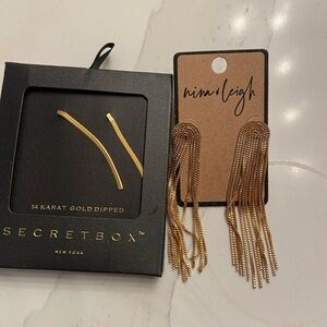 Set of 2 Gold Tone Earrings